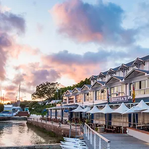 simons-town-quayside.hotels-capetown.com/